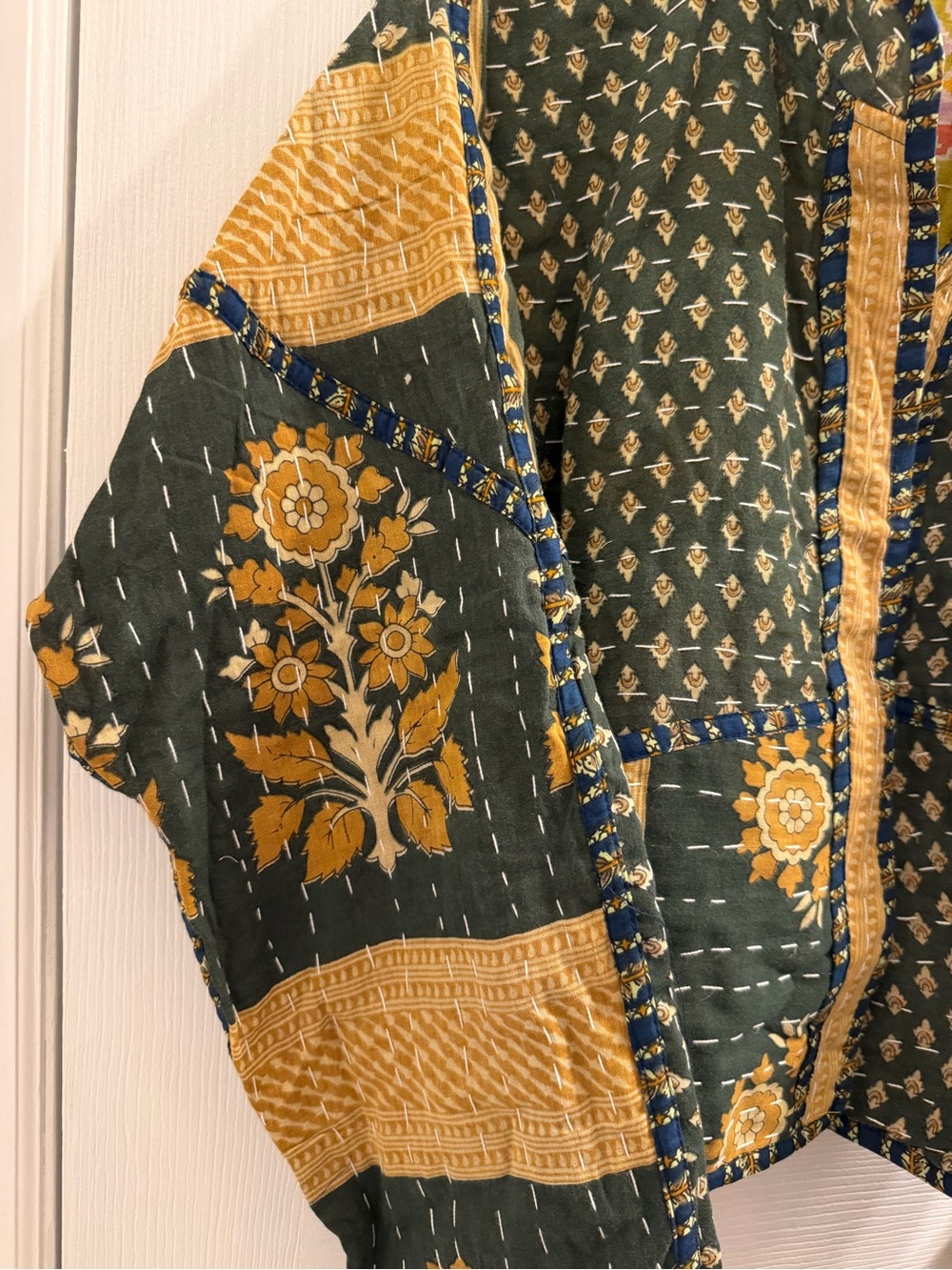 Cropped Reversible Kantha Jacket - Picture 3 of 9